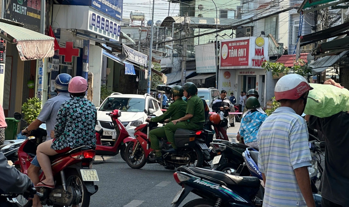 bi kich chay nha tro tai tp.hcm luc rang sang 12 4 hinh anh 1