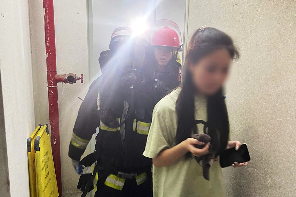 chay chung cu o ha noi, lua boc ngun ngut tai tang 6 hinh anh 2