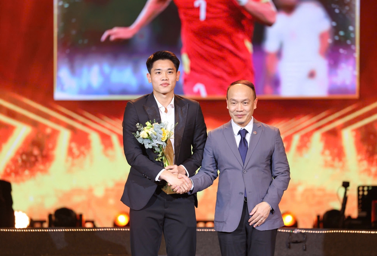 Dinh bac va u22 viet nam duoc vinh danh o giai thuong cong hien lan thu 20 hinh anh 1