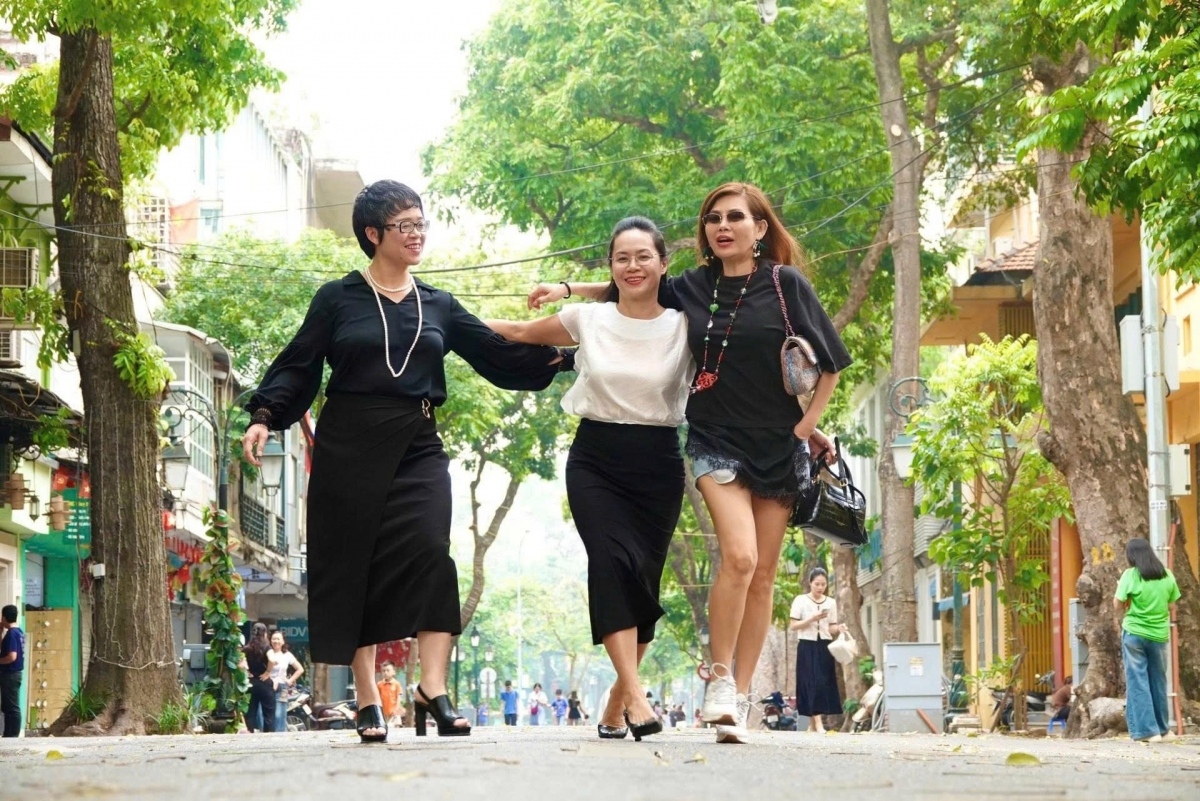 sao viet 20 4 ca si ha thuy anh ly hon sau hon nhan 7 nam hinh anh 7