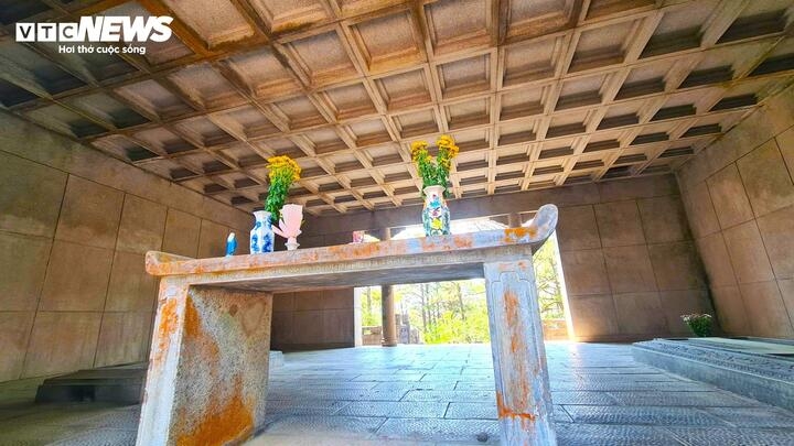 ve tham noi dat lang mo cua than phu nam phuong hoang hau hinh anh 20