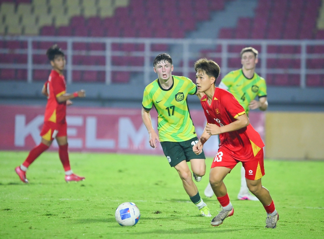 loi nguoc dong thang u17 australia, u17 viet nam vao chung ket u17 Dong nam A hinh anh 2