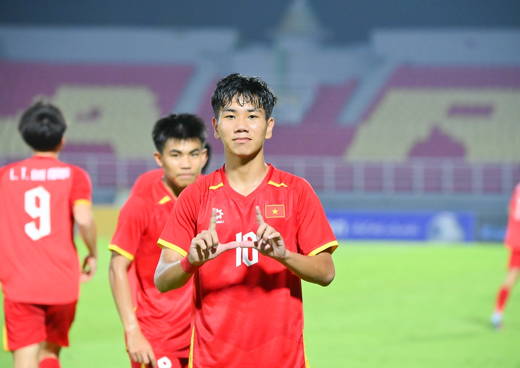 loi nguoc dong thang u17 australia, u17 viet nam vao chung ket u17 Dong nam A hinh anh 11