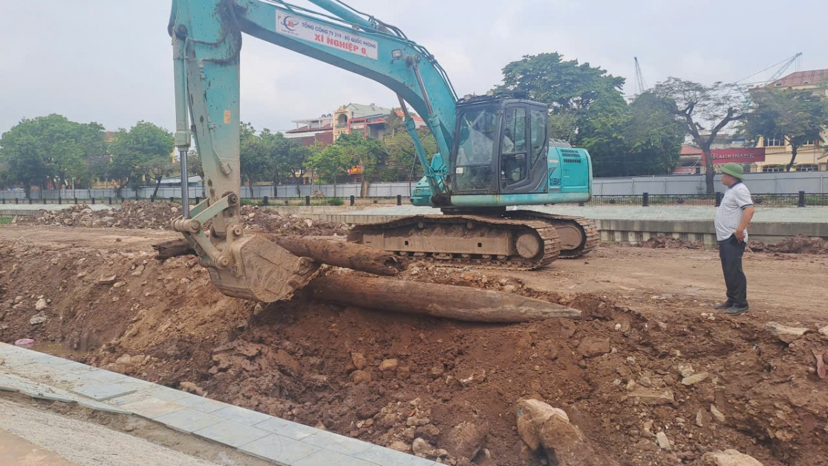 phat hien 3 coc go lon duoi long song ninh binh, nghi dau tich phong thu thoi tran hinh anh 2