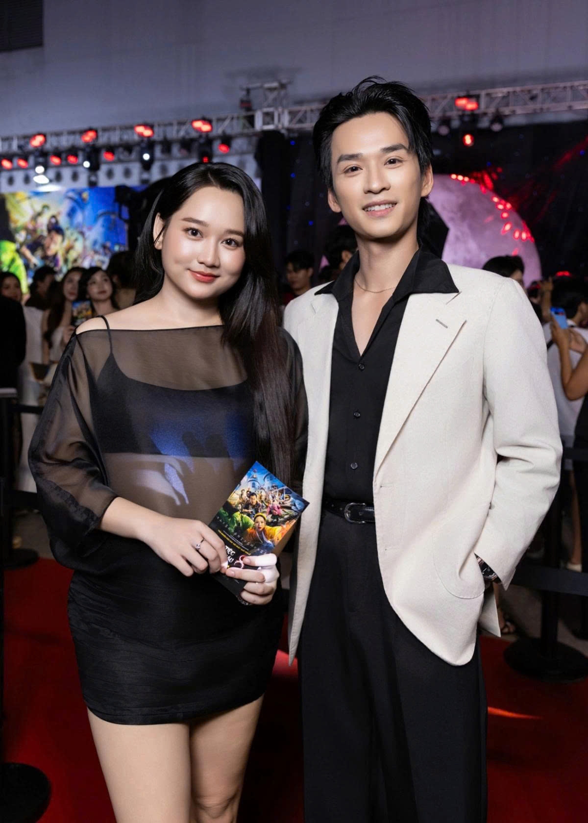 sao viet 23 4 phuong oanh khoe ve dep nen na voi ao dai hinh anh 8