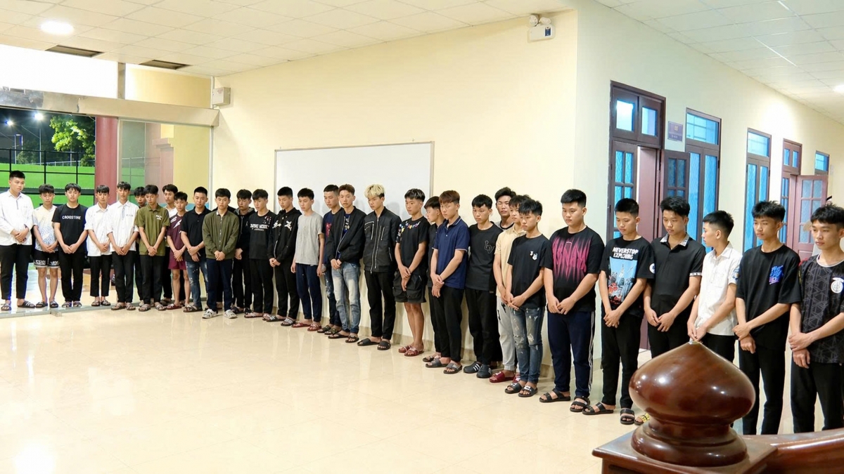 ninh binh trieu tap 31 thanh thieu nien vac hung khi nao loan duong pho hinh anh 1