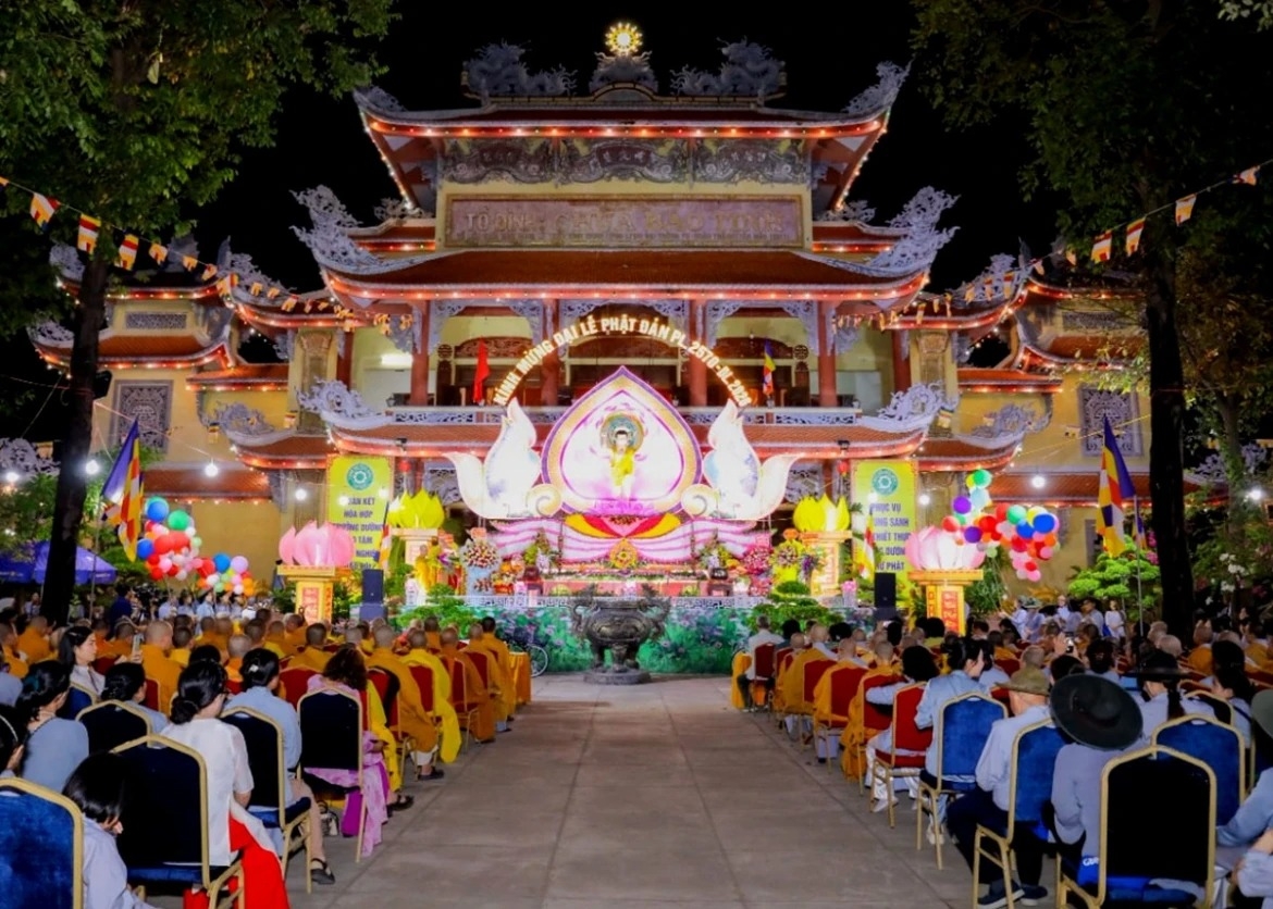 buddha s birthday reverently celebrated in dak lak picture 1