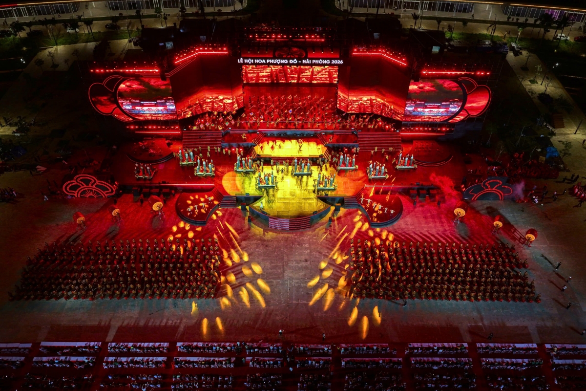 le hoi hoa phuong Do 2026 he lo dai canh san khau man nhan hinh anh 1