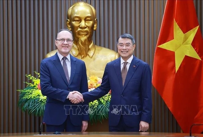 thu tuong chinh phu le minh hung tiep Dai su lien bang nga hinh anh 1