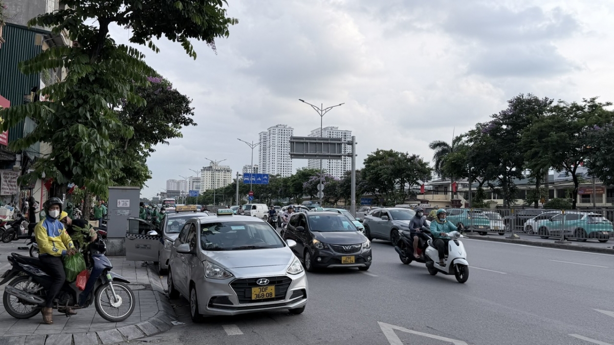 Ap luc giao thong de nang cua ngo phia nam ha noi ngay cuoi ky nghi le 30 4 hinh anh 13