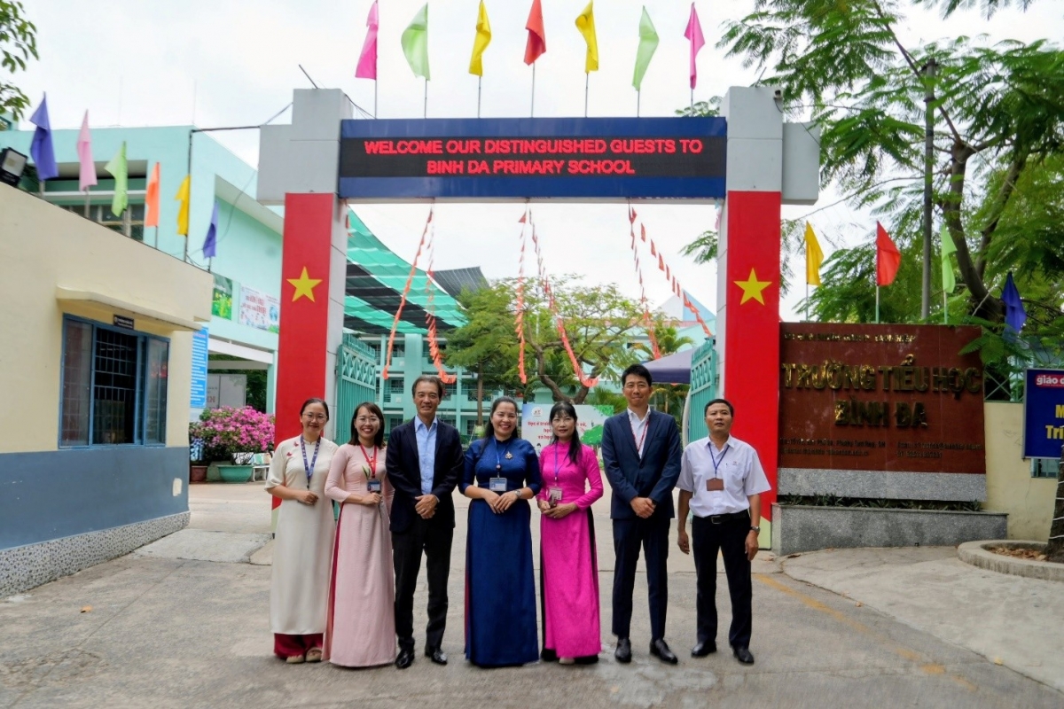 tong giam doc ajinomoto viet nam tham du an bua an hoc duong tai Dong nai hinh anh 1