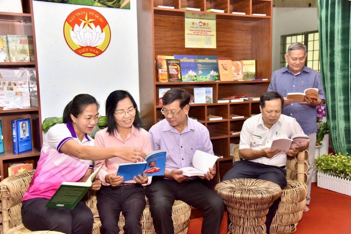 bao tang truc tuyen ve bac ho - dua lich su den gan hon voi nguoi tre hinh anh 1