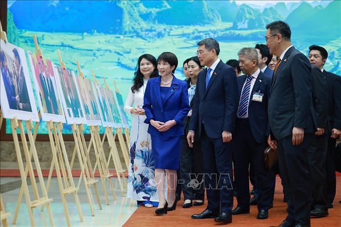 thu tuong le minh hung va thu tuong nhat ban tham quan trung bay anh hinh anh 1