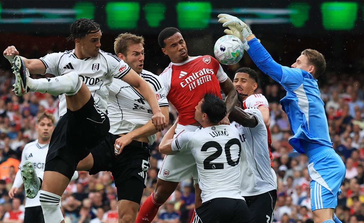 truc tiep arsenal 3-0 fulham Doi cong hap dan hinh anh 9