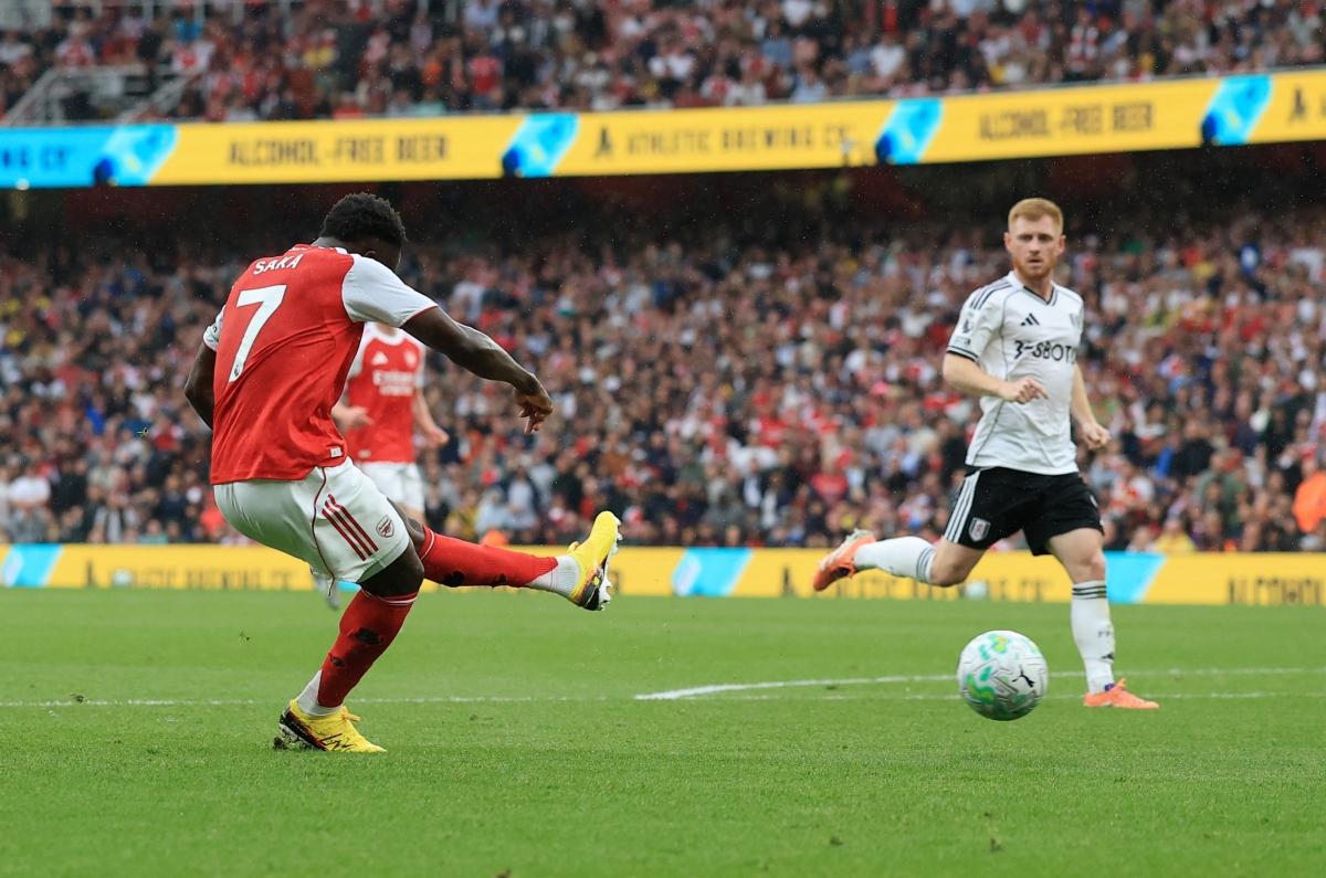 truc tiep arsenal 3-0 fulham Doi cong hap dan hinh anh 6