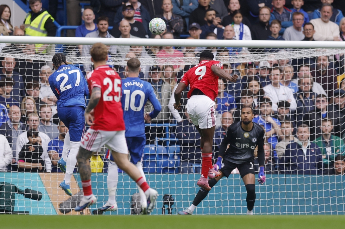 truc tiep chelsea 0-2 nottingham forest jesus nhan doi cach biet tu cham phat den hinh anh 1