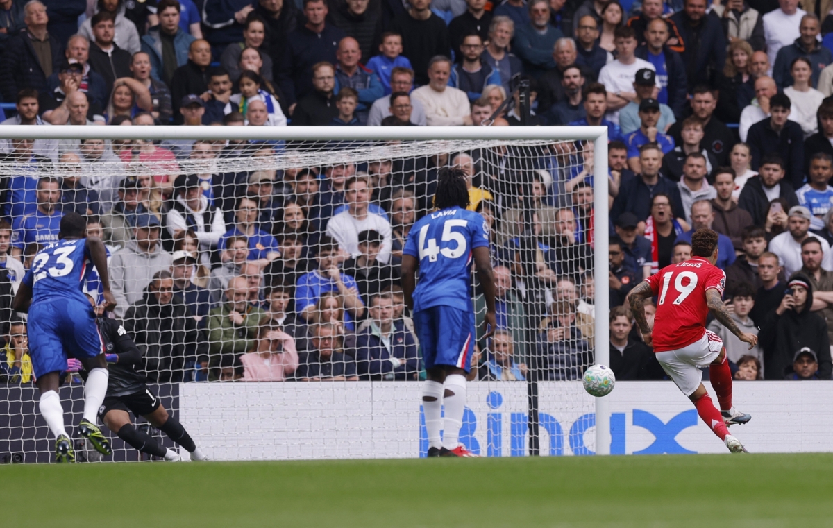 truc tiep chelsea 0-2 nottingham forest cole palmer da hong phat den hinh anh 3