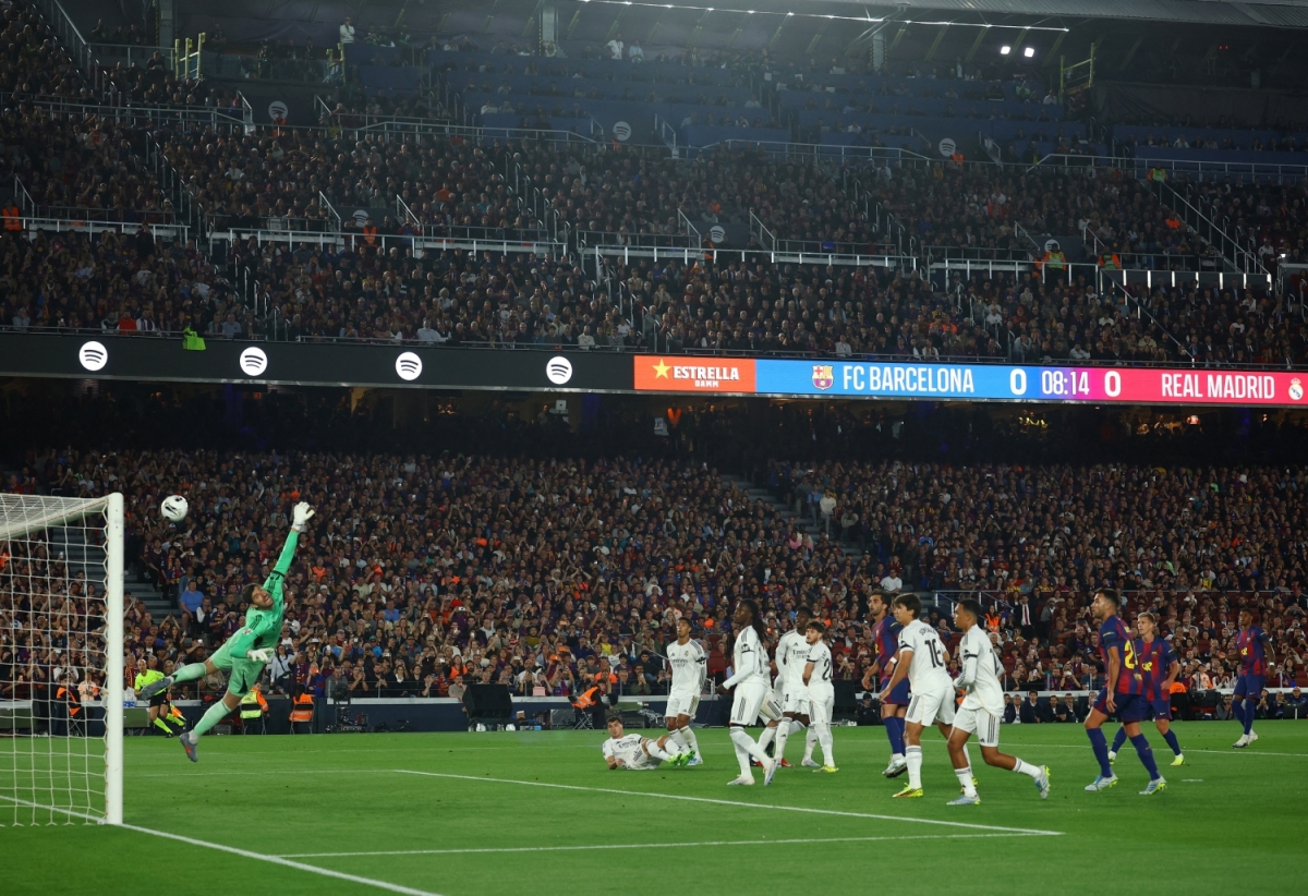 truc tiep barca 2-0 real madrid Doi cong hap dan hinh anh 5