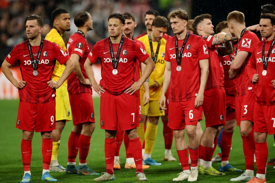 thang dam freiburg, aston villa vo dich cup c2 chau Au hinh anh 2
