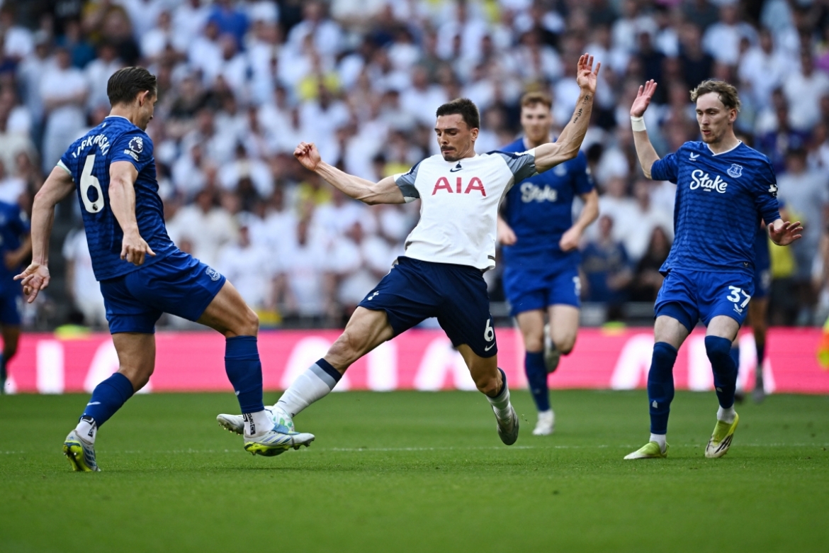 truc tiep tottenham 1-0 everton ga trong chien dau de tru hang hinh anh 4