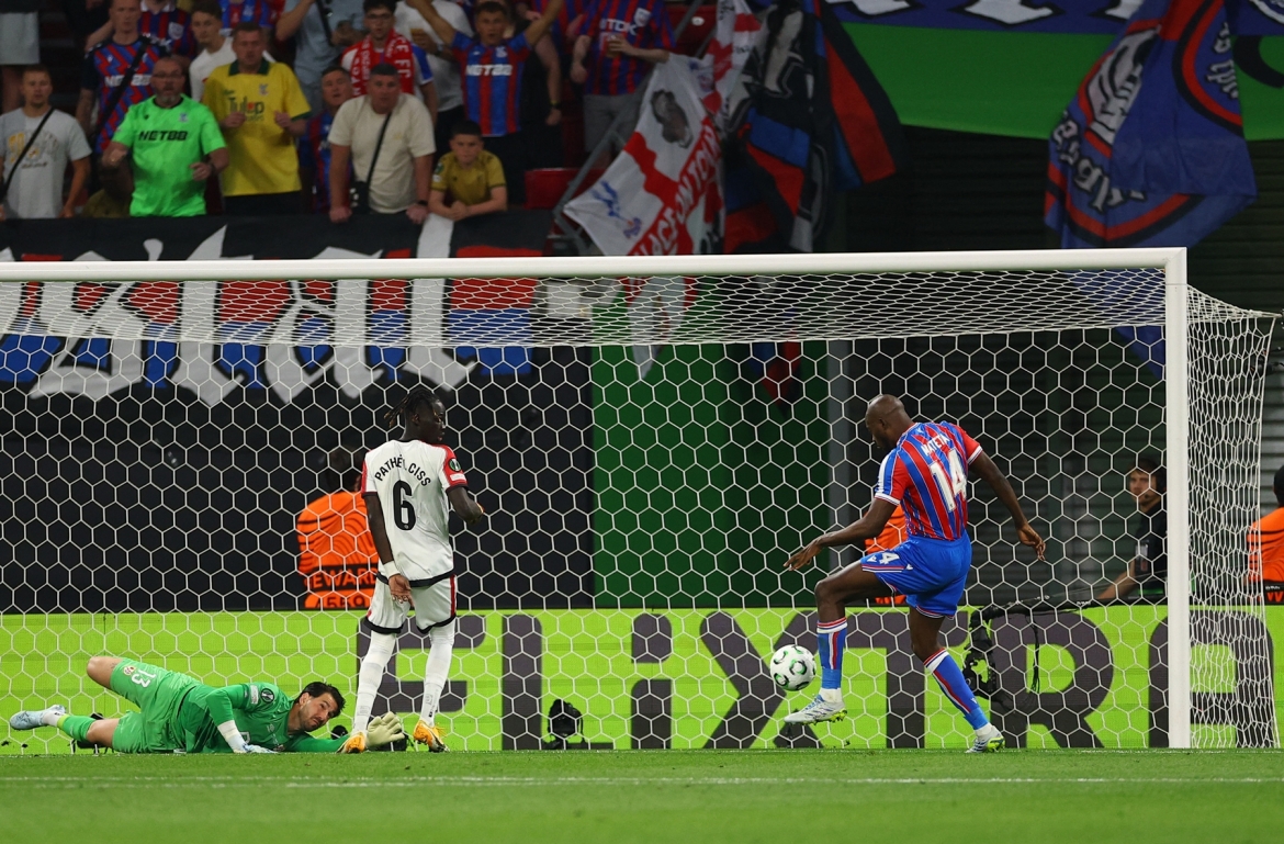truc tiep crystal palace 1-0 rayo vallecano mateta ghi ban mo ty so hinh anh 1