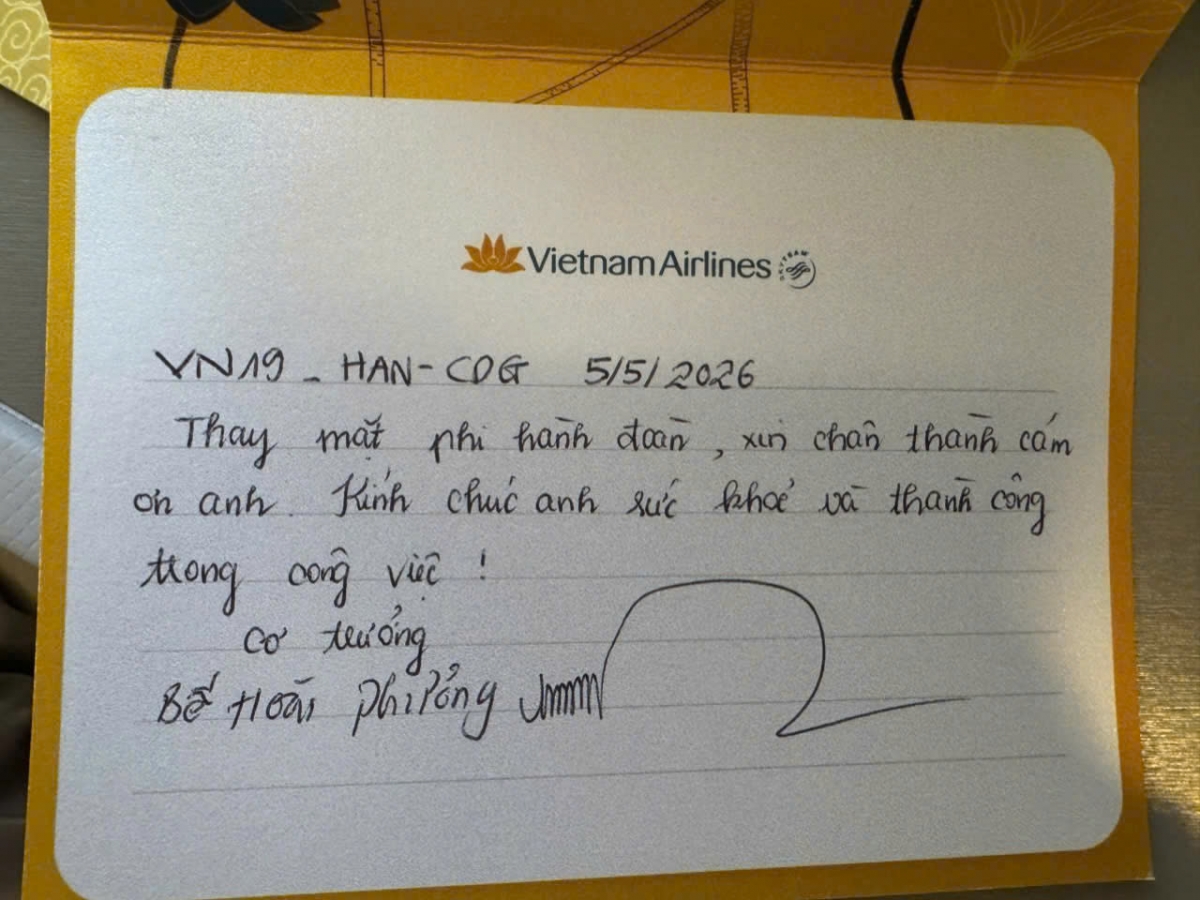 hanh khach liet nua mat tren chuyen bay di phap, bac si viet kip thoi can thiep hinh anh 2