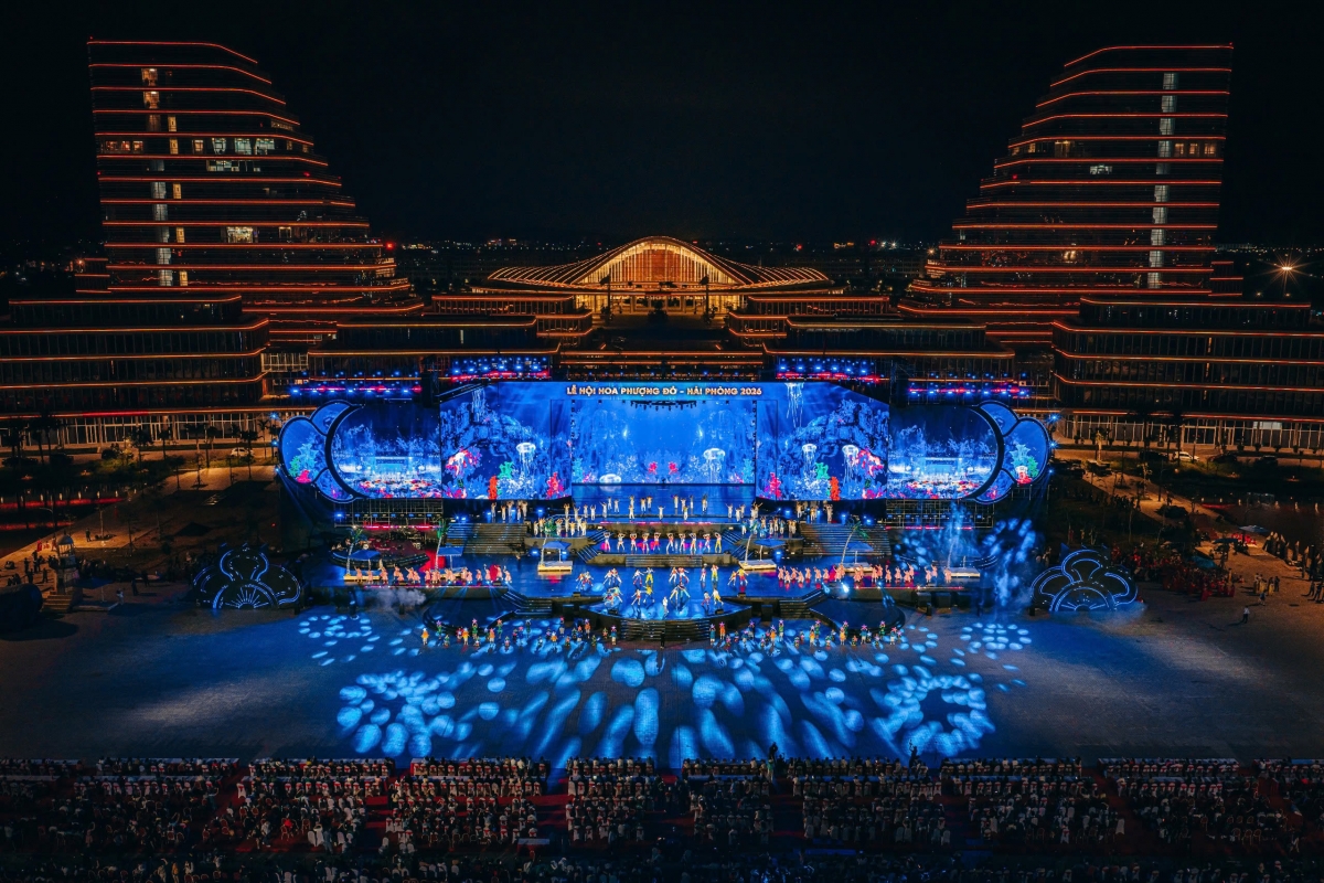 le hoi hoa phuong Do 2026 he lo dai canh san khau man nhan hinh anh 6