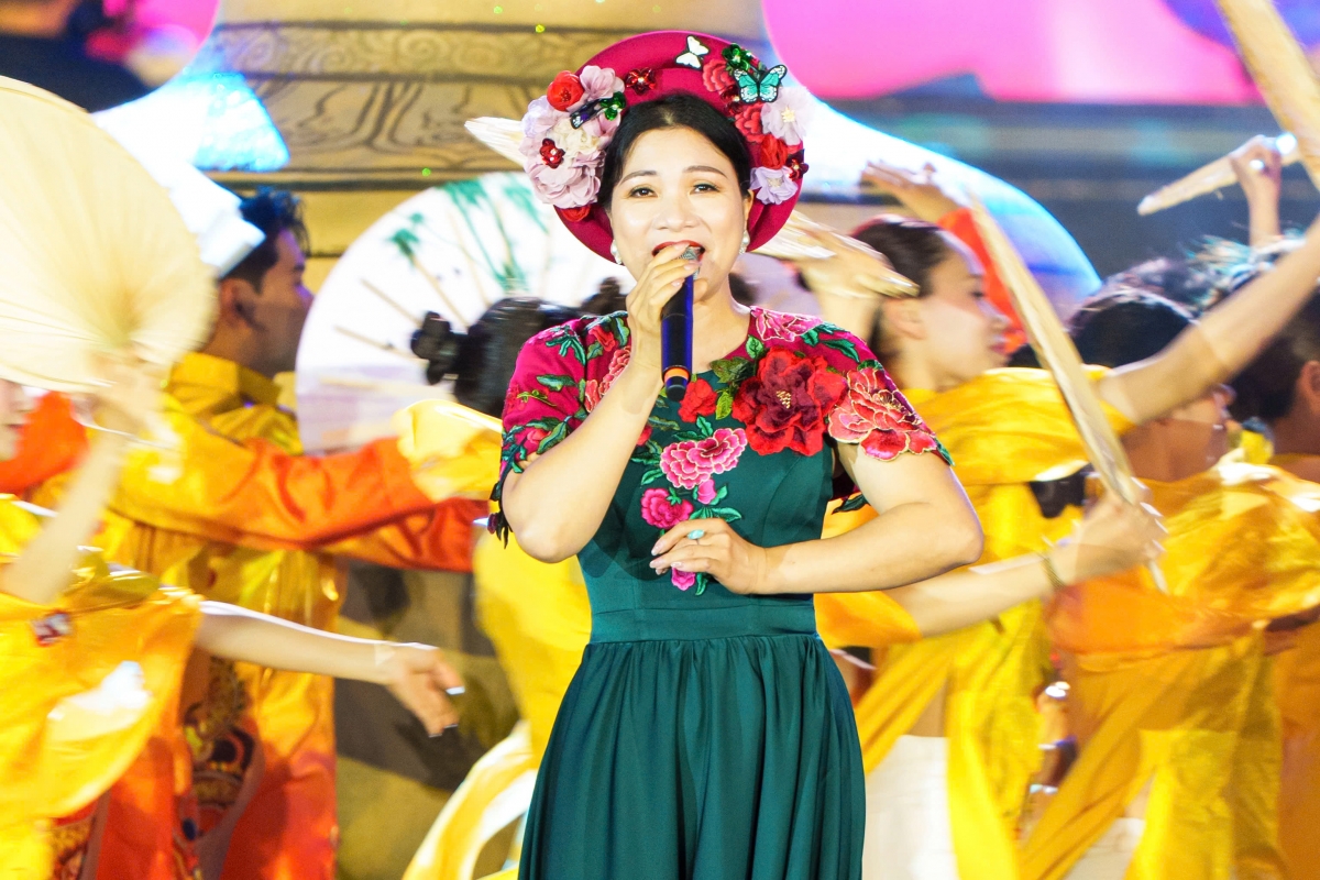 le hoi hoa phuong Do 2026 he lo dai canh san khau man nhan hinh anh 4