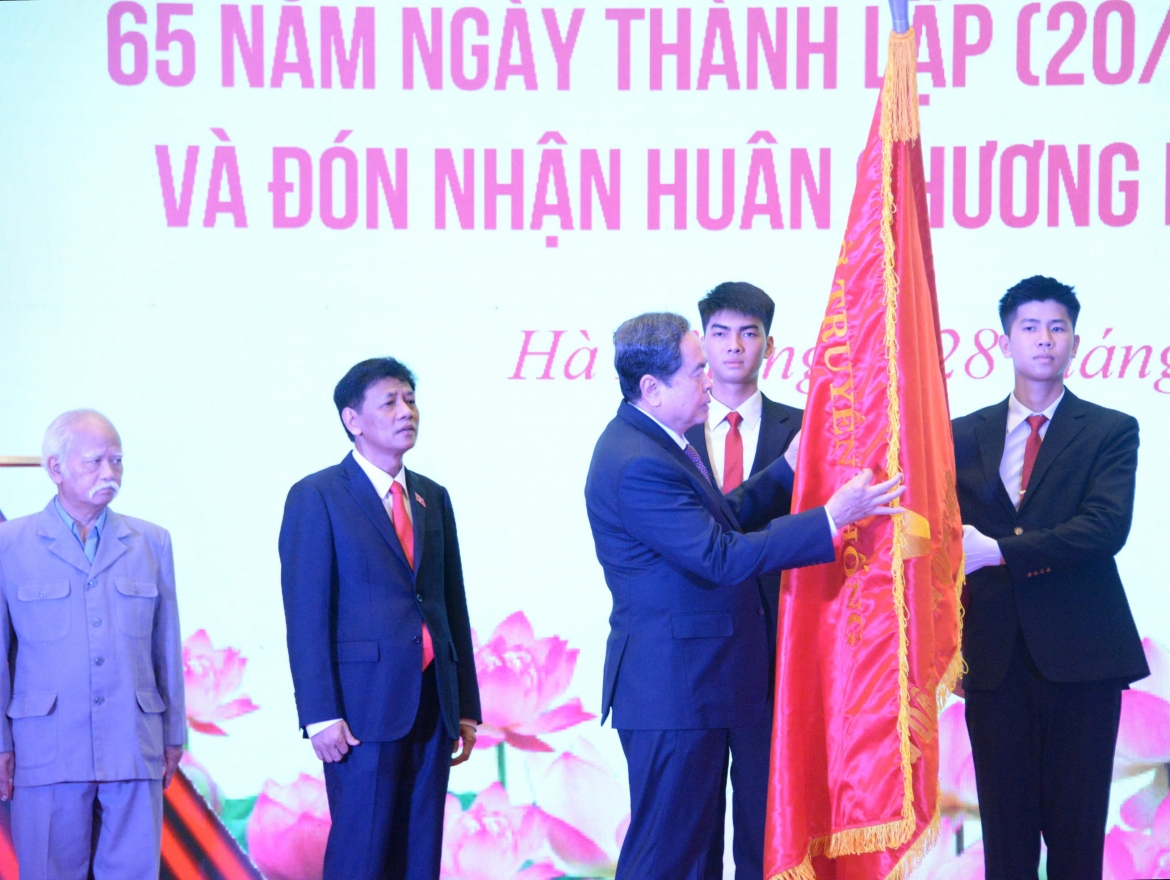 chu tich quoc hoi chinh sach dan toc duoc the hien day du, trong tung du an luat hinh anh 6