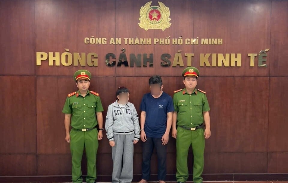bat cac doi tuong san xuat, buon ban hon 4 tan bot ngot gia ra thi truong hinh anh 1