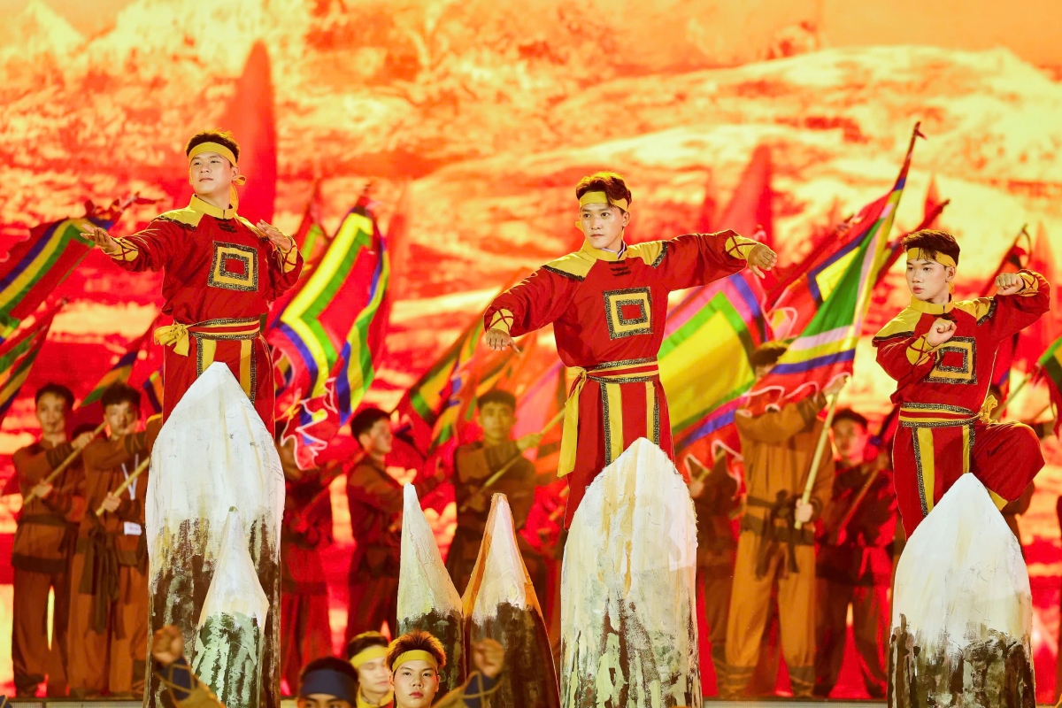 le hoi hoa phuong Do 2026 he lo dai canh san khau man nhan hinh anh 5