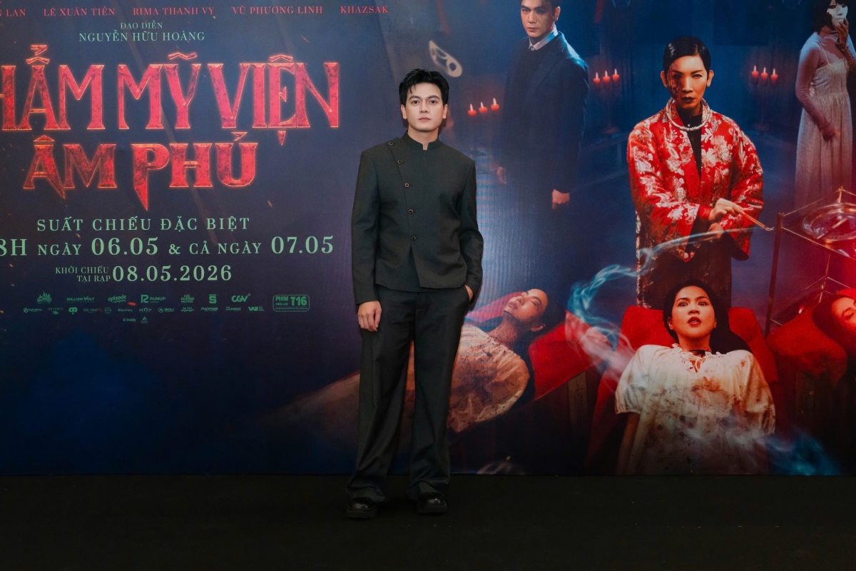 quoc truong den chuc mung ngoc trinh, fan lap tuc day thuyen ran ran hinh anh 8