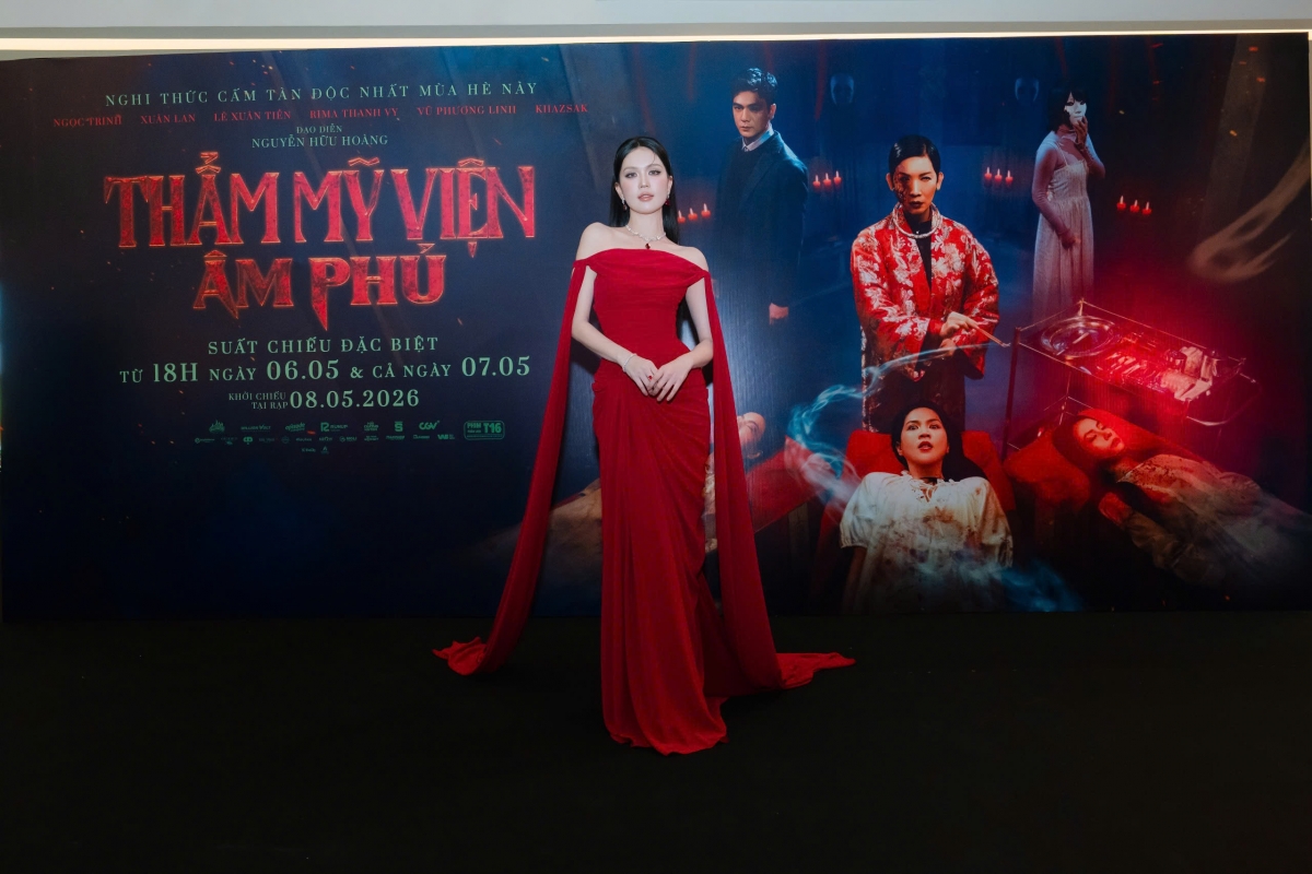 quoc truong den chuc mung ngoc trinh, fan lap tuc day thuyen ran ran hinh anh 4