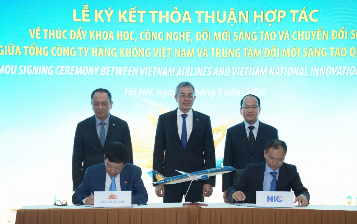 vietnam airlines hop tac nic, day manh ai va cong nghe so trong van hanh hinh anh 2
