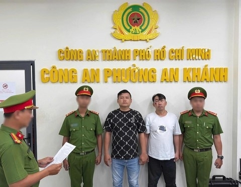 bat giam 2 thanh nien danh nhau gay nao loan tu viec bop coi xin vuot hinh anh 1