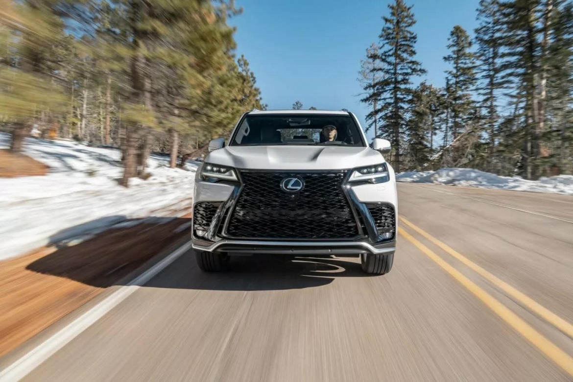 toyota va lexus dang tut lai trong cuoc dua cong nghe lai ranh tay hinh anh 3