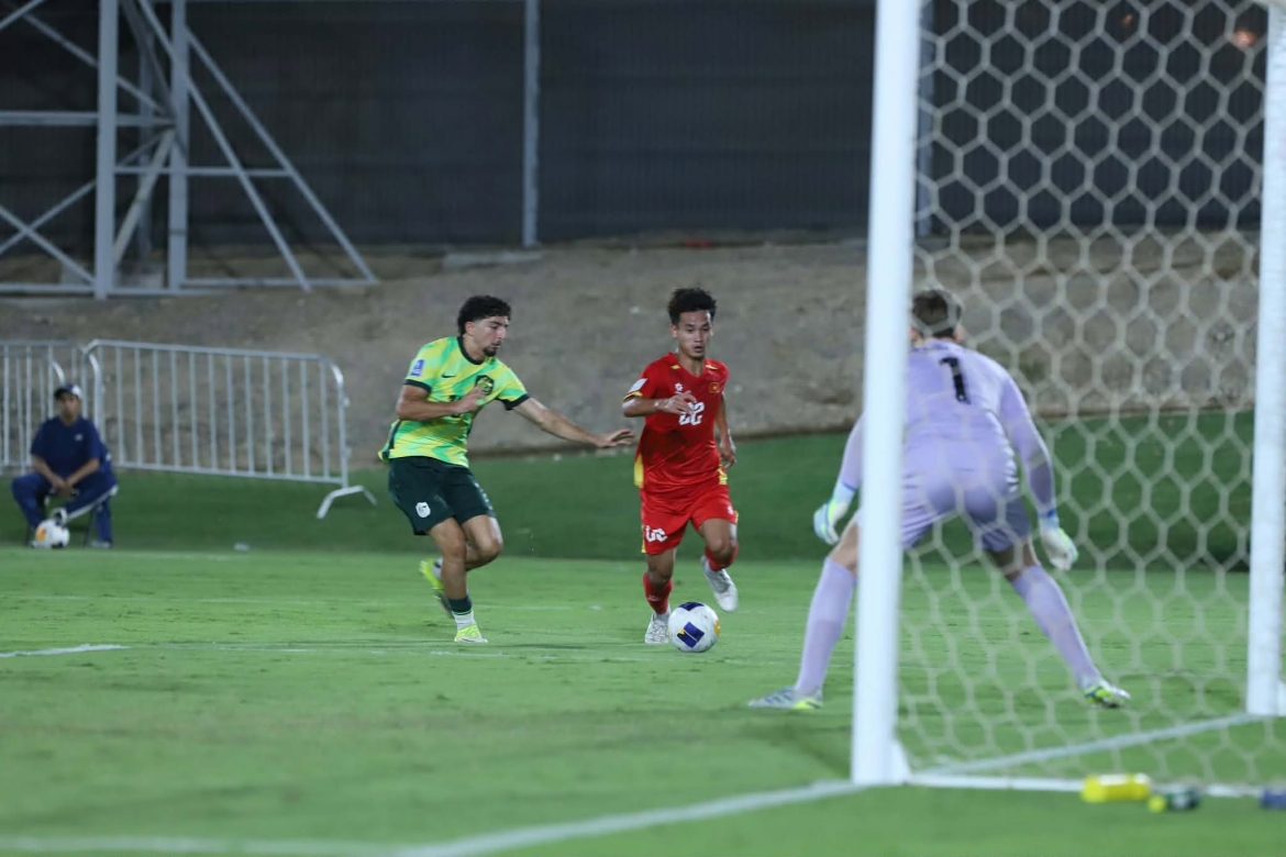 truc tiep u17 viet nam 0-3 u17 australia kho khan chong chat hinh anh 1