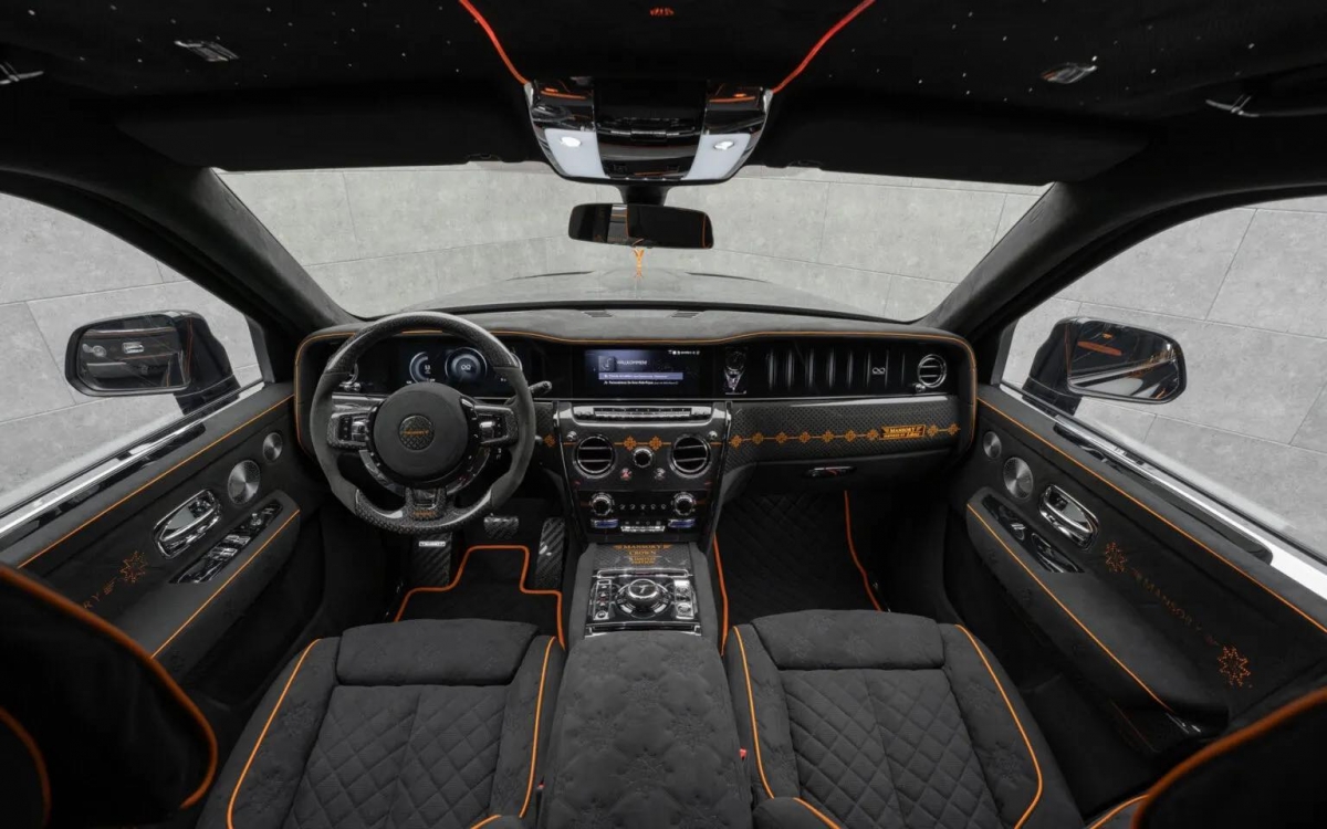 rolls-royce cullinan lot xac voi ban do mansory emperor signature hinh anh 1