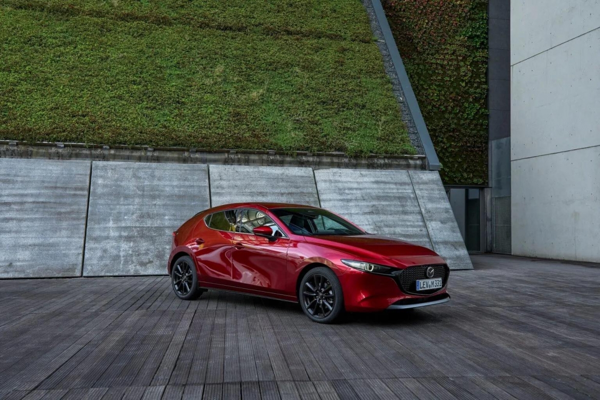 Mazda3 2027 ra mắt bản n&acirc;ng cấp, th&ecirc;m đ&egrave;n Matrix LED