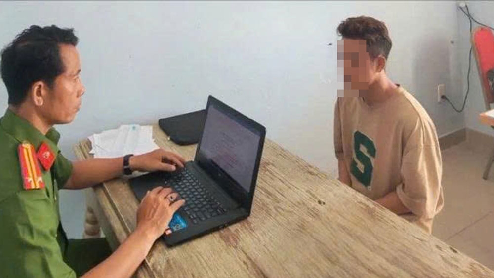 trom lu huong, chan den va day chuyen vang tai mieu ba o tp.hcm hinh anh 1