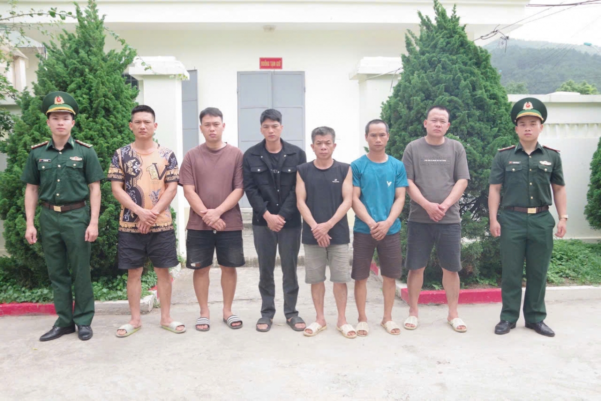 phat hien 6 doi tuong danh bac tai khu vuc cua khau chi ma o lang son hinh anh 2