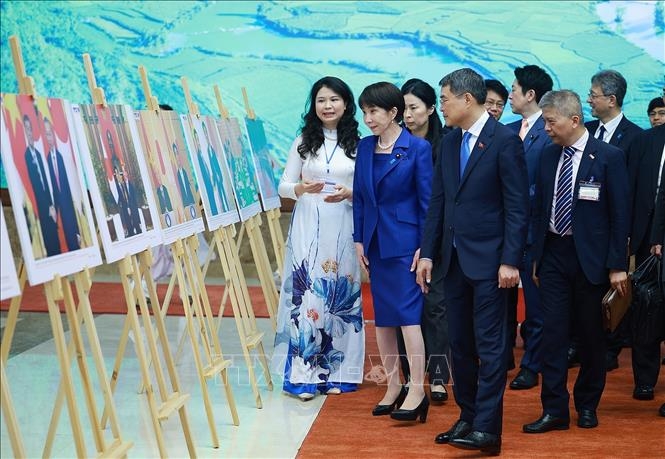thu tuong le minh hung va thu tuong nhat ban tham quan trung bay anh hinh anh 6