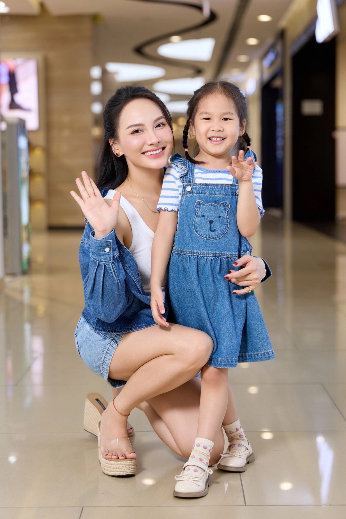 sao viet 23-5 vo nsnd cong ly phu nhan co dai gia bao nuoi hinh anh 3