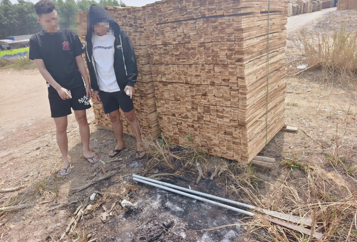 Nhóm thanh thiếu niên Đồng Nai mang hung khí hỗn chiến, 1 người chết