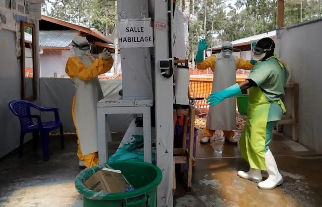 Diem dang lo ngai cua dich ebola dang bung phat tai chau phi hinh anh 1
