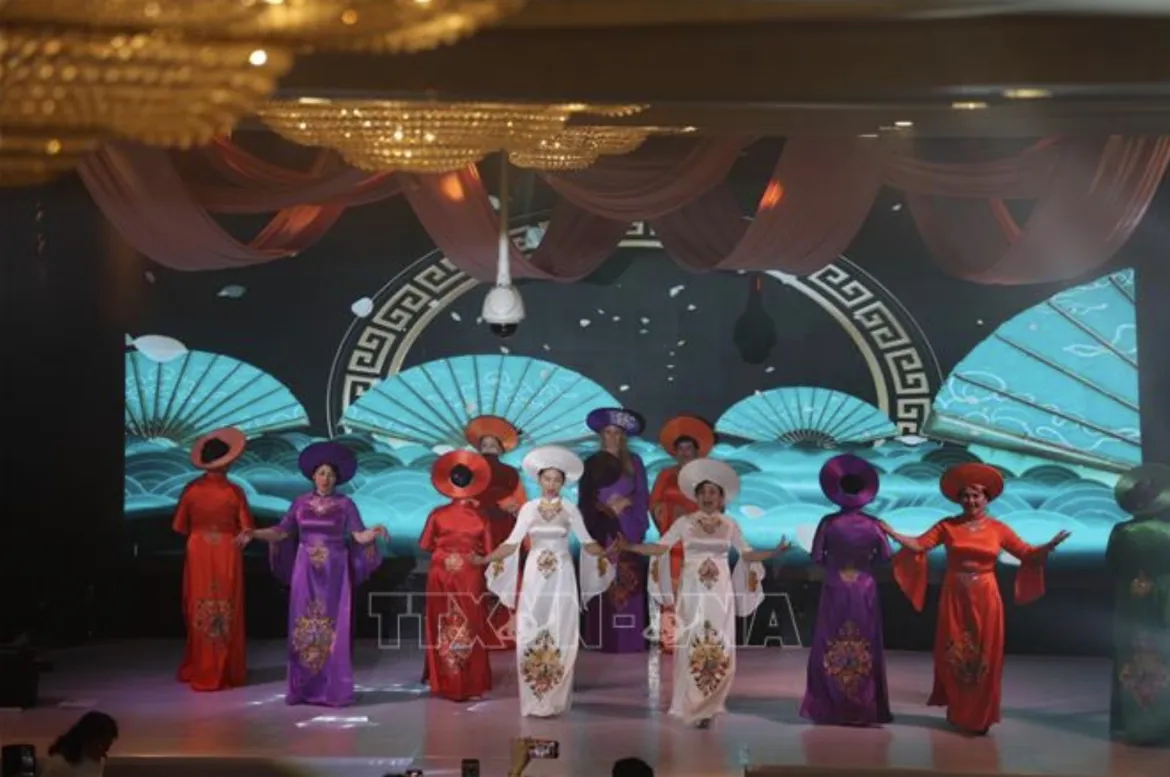 ao dai festival highlights enduring vitality of vietnamese culture in europe picture 1