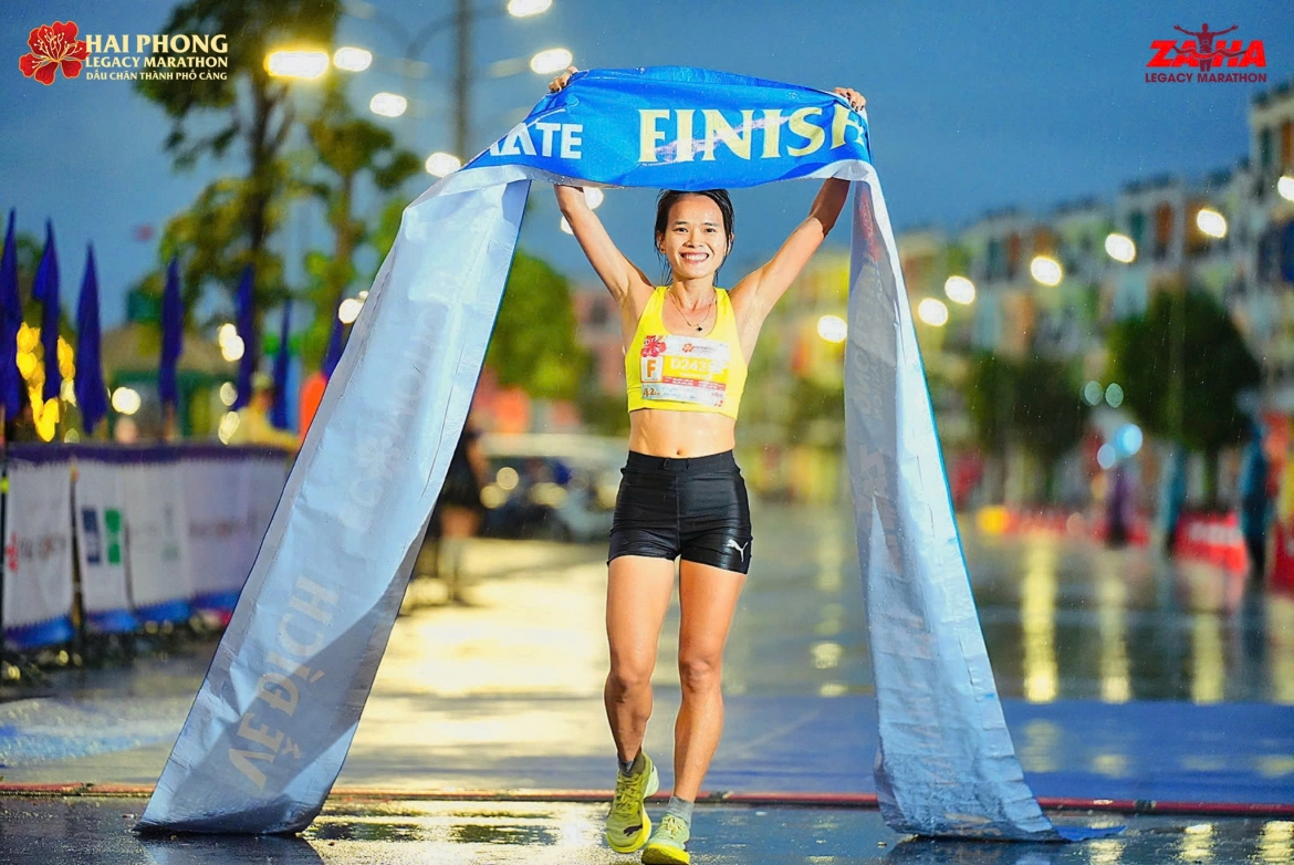pham thi hong le len ngoi tai giai chay hai phong legacy marathon 2026 hinh anh 3