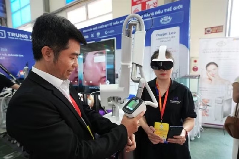 int l medical, pharmaceutical expo opens in hanoi picture 1