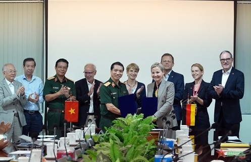 healthcare cooperation a bright spot in vietnam-germany relations picture 1