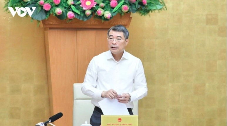 pm urges focus on inflation risks, public investment at cabinet meeting picture 1